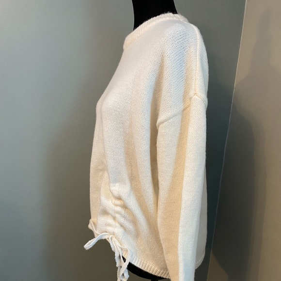 Grace Knitted Pullover Ivory Medium NWT - Picture 14 of 15